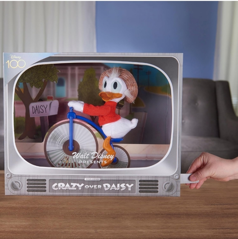 NIB Disney100 “Crazy Over Daisy” Donald Duck Plushie - Picture 3 of 5